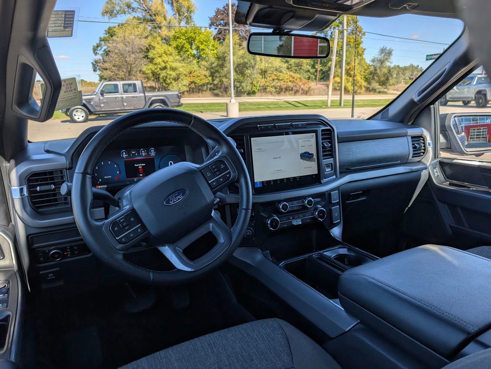 Used 2024 Ford F150 XLT w/ Mobile Office Package image 9