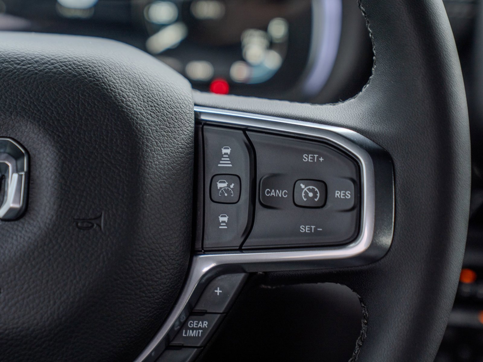 Used 2025 RAM 1500 Laramie w/ Night Edition image 28