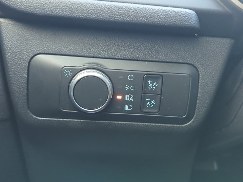 Used 2022 Ford Escape SE image 28