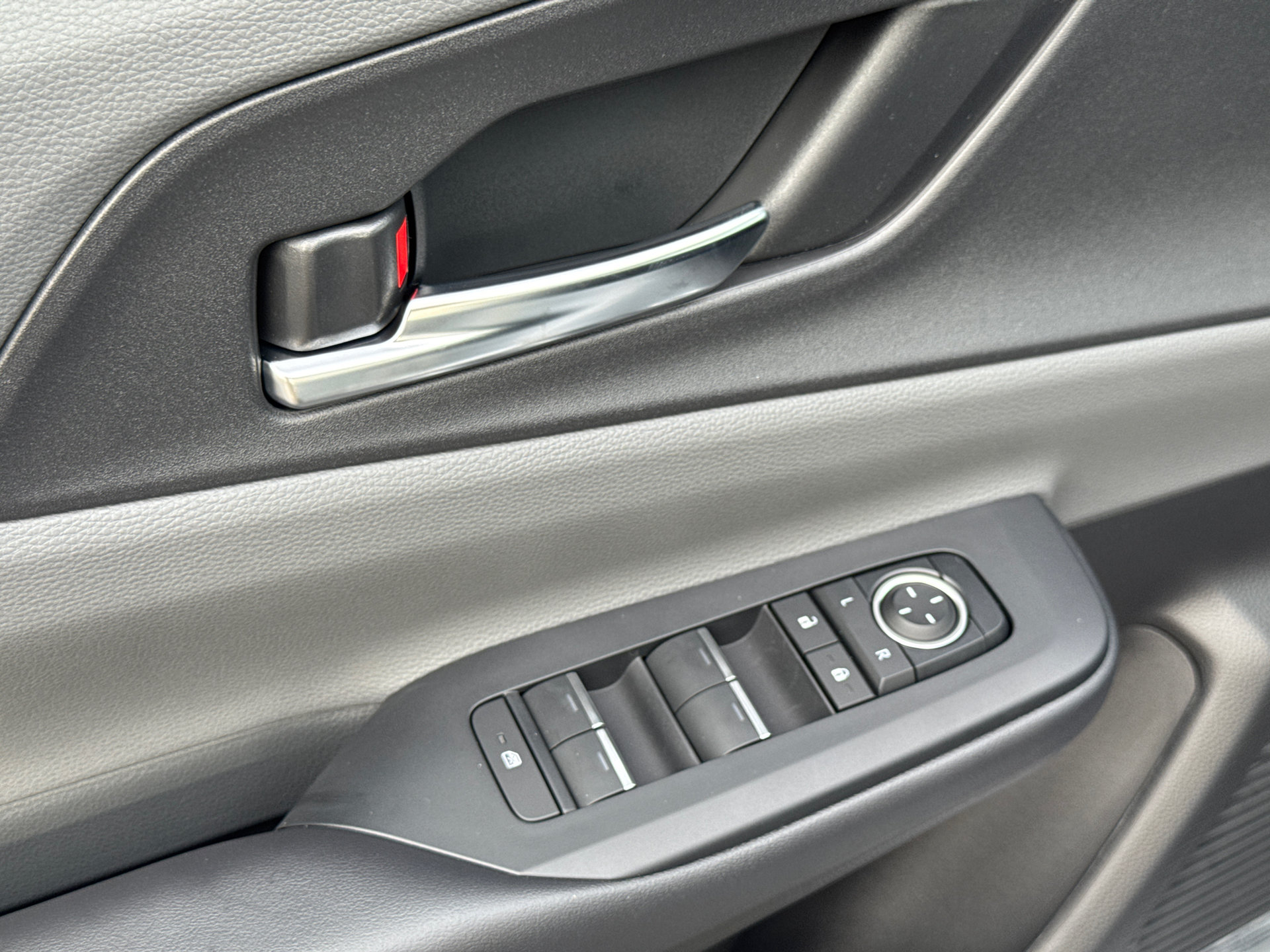 New 2027 Toyota Prius XLE FWD image 30