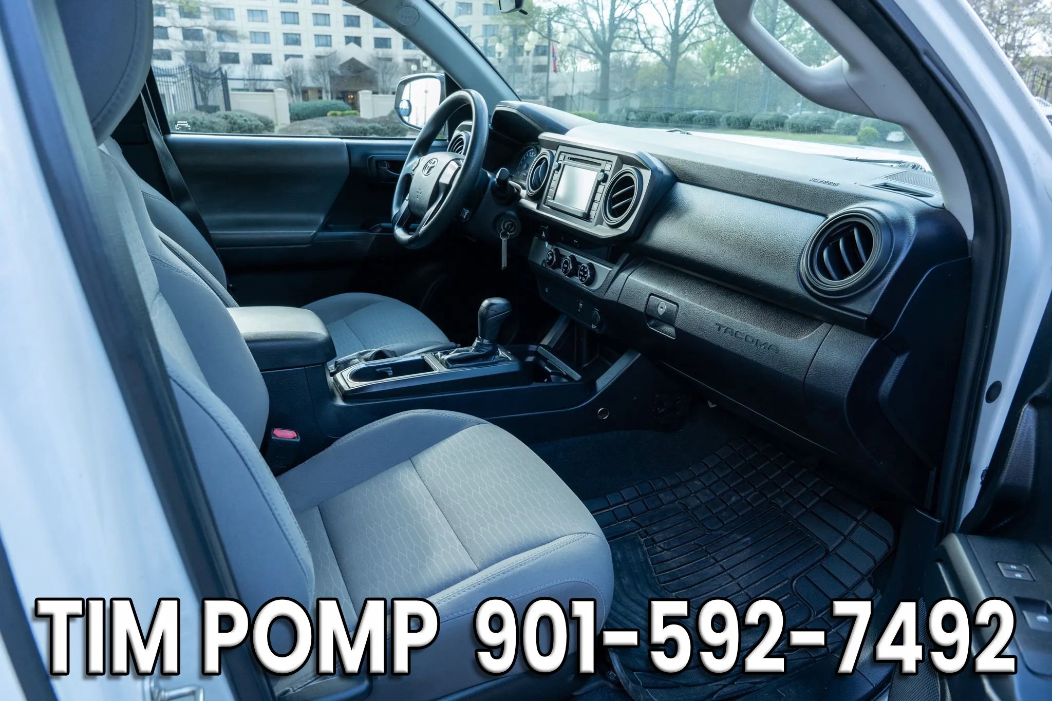 Used 2017 Toyota Tacoma SR image 13