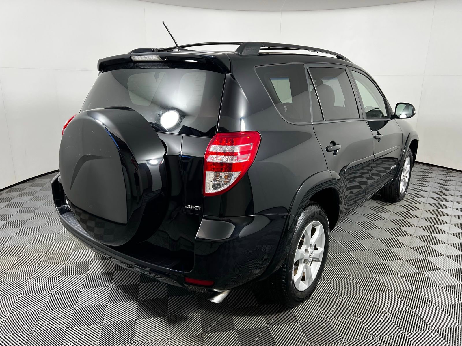 Used 2010 Toyota RAV4 Limited image 5