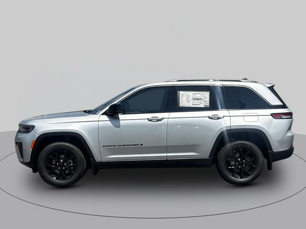 New 2026 Jeep Grand Cherokee Altitude RWD image 7