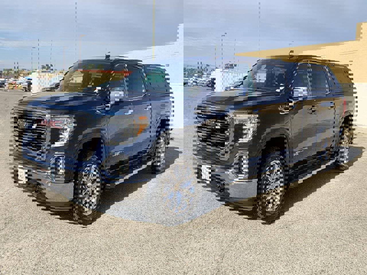 Used 2021 GMC Sierra 1500 SLT w/ SLT Premium Plus Package image 4