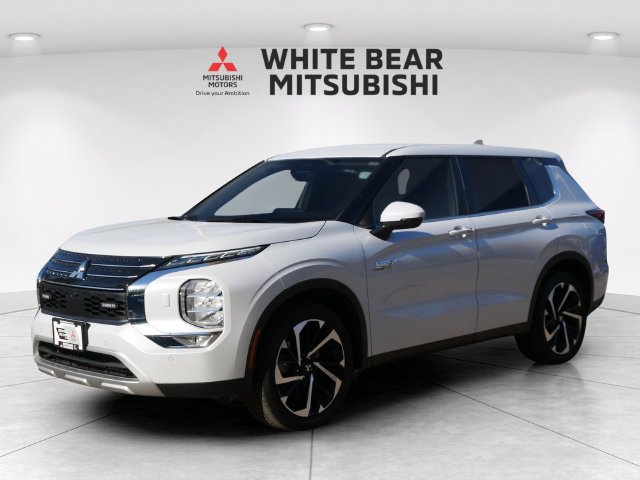 Used 2024 Mitsubishi Outlander SE AWD/4WD image 2