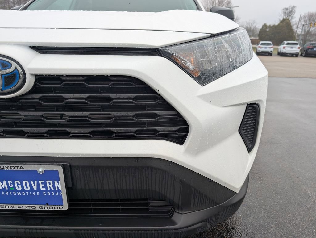 Used 2021 Toyota RAV4 LE AWD/4WD image 10