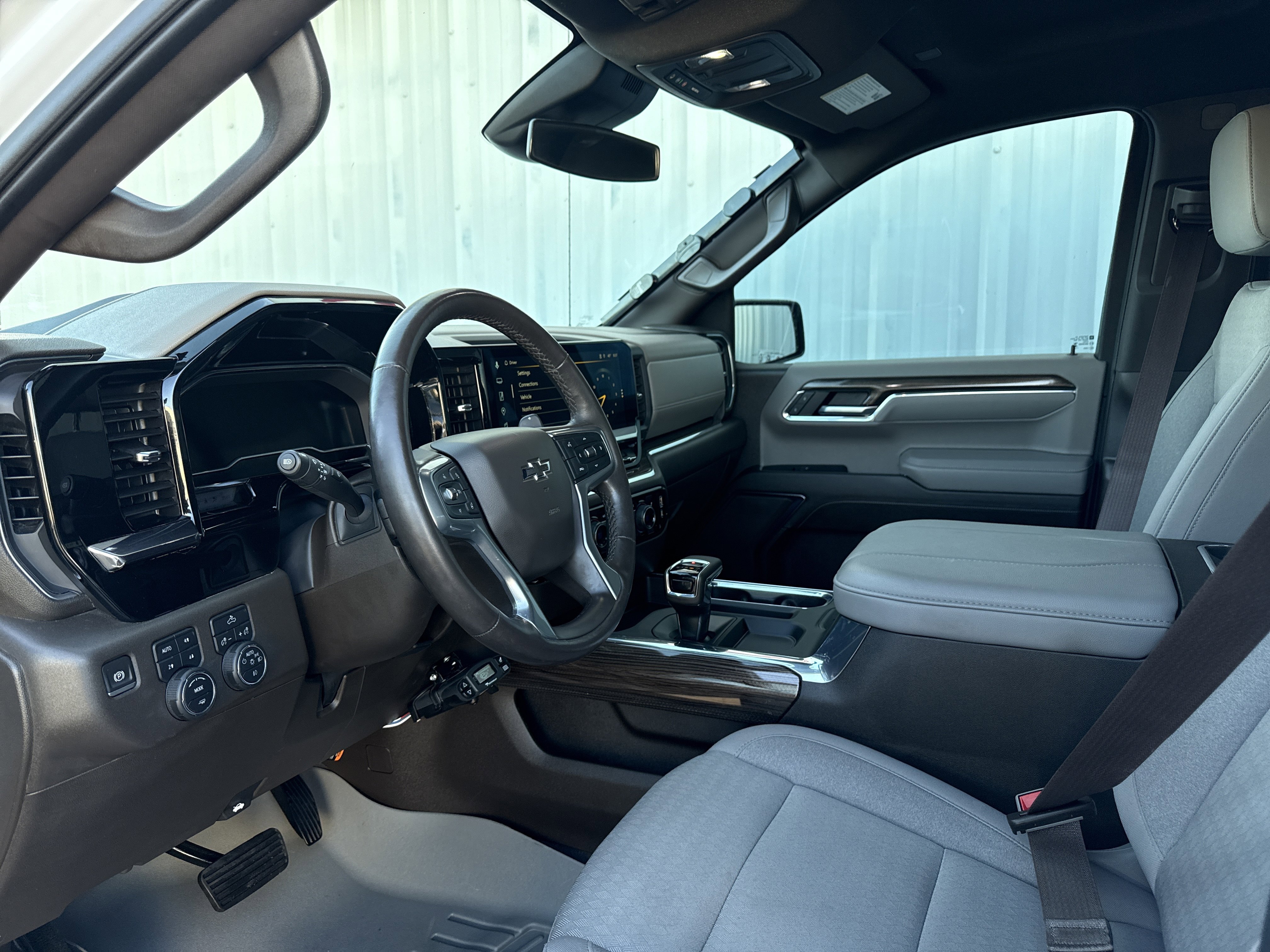 Used 2023 Chevrolet Silverado 1500 RST w/ Z71 Off-Road Package image 17