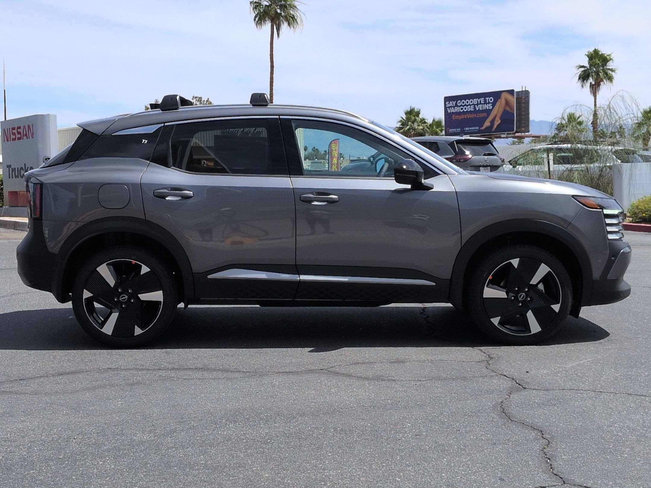 New 2026 Nissan Kicks SR w/ Cold Weather Package FWD image 5