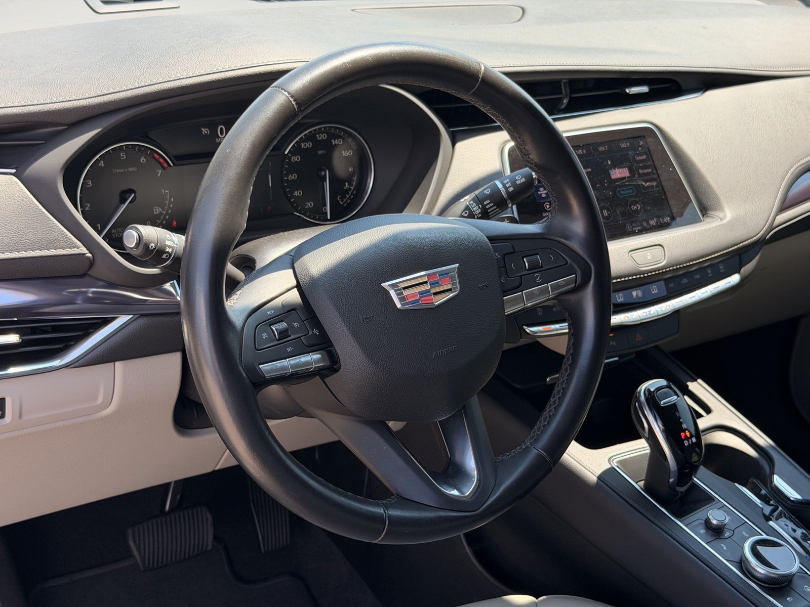 Used 2023 Cadillac XT4 Luxury FWD image 17
