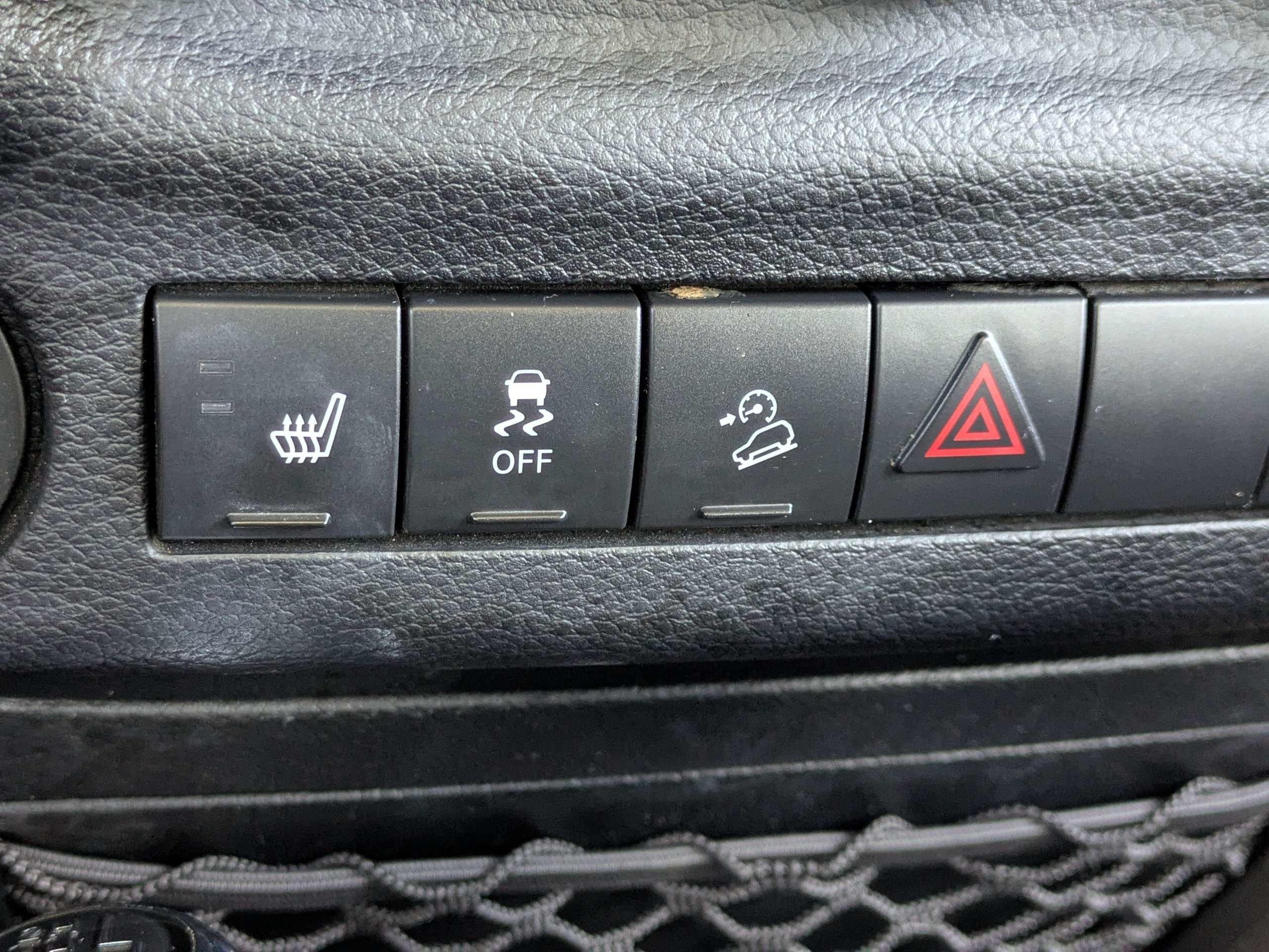 Used 2014 Jeep Wrangler Unlimited Rubicon w/ Connectivity Group AWD/4WD image 27