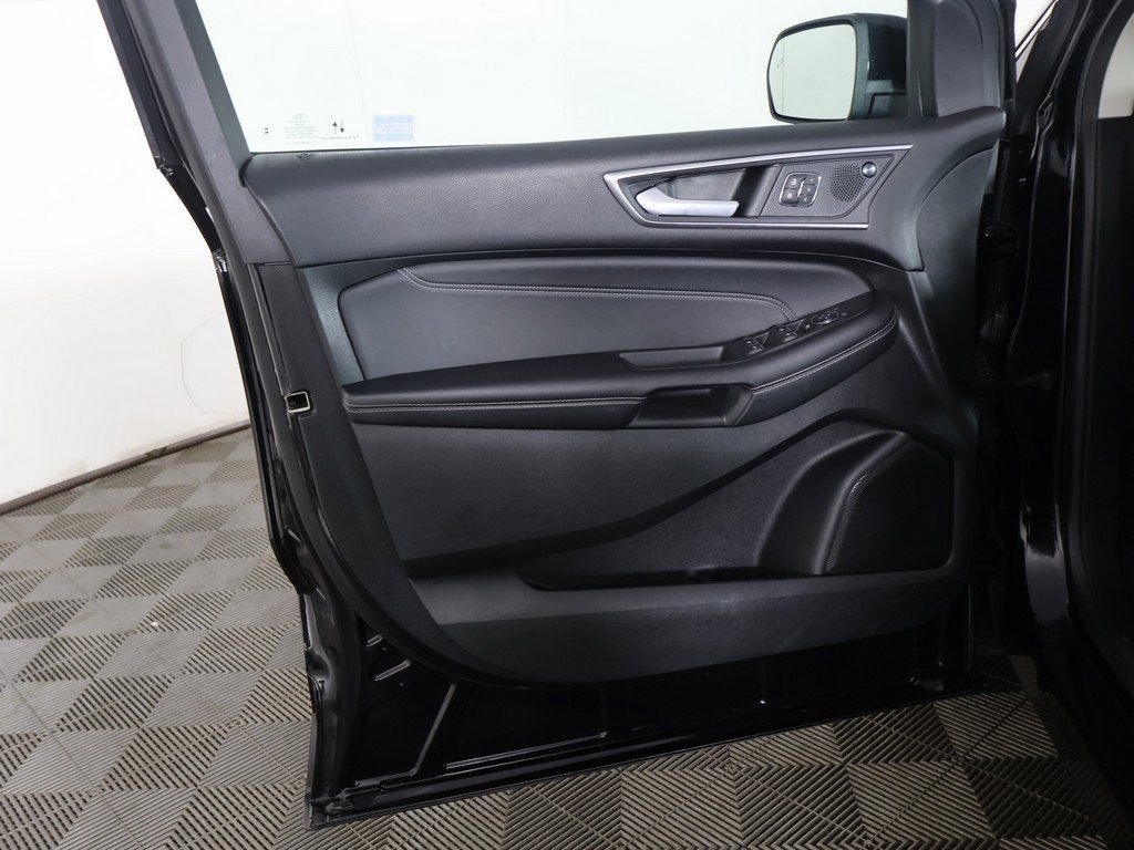 Used 2022 Ford Edge Titanium image 22