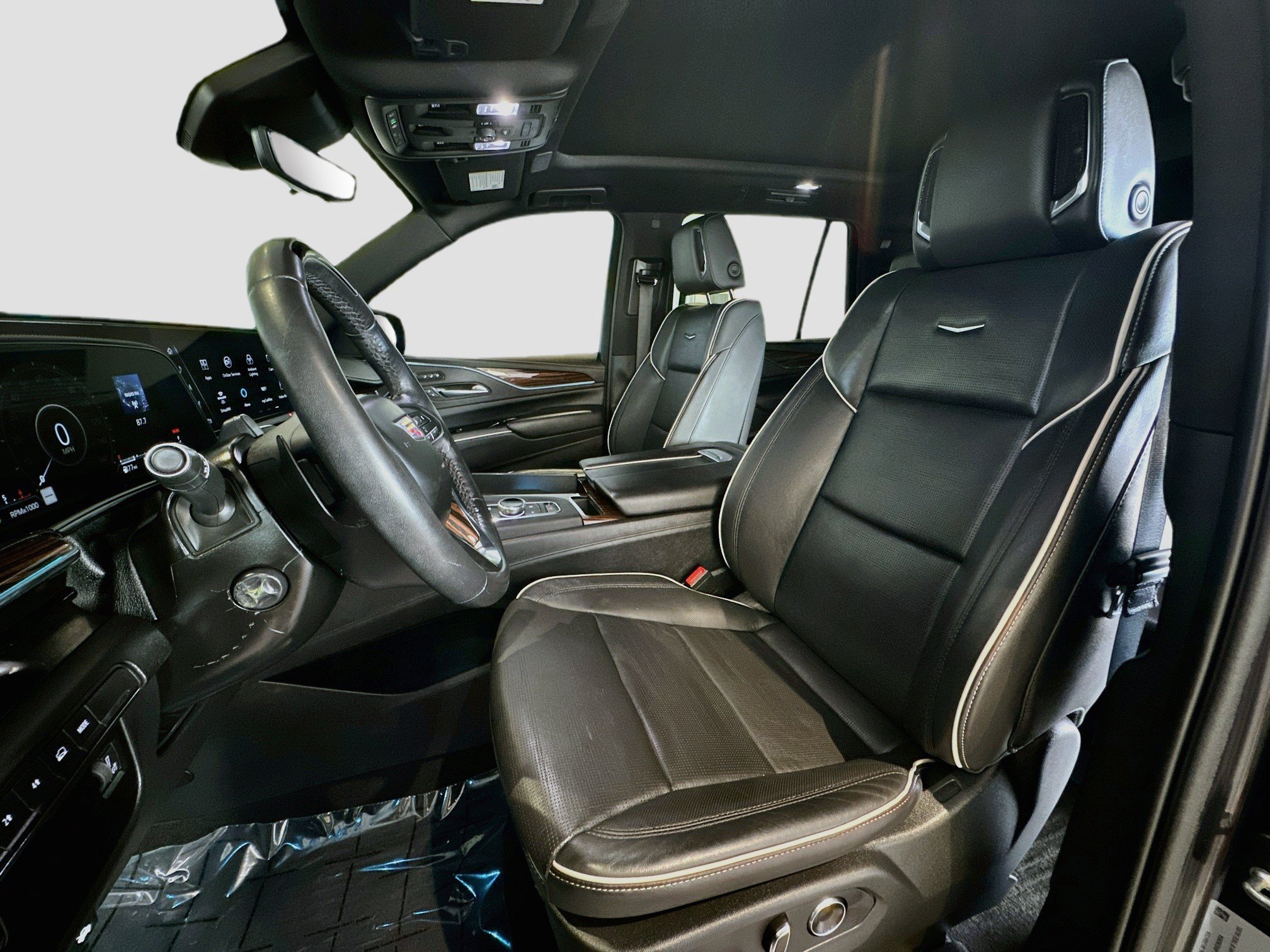 Certified 2024 Cadillac Escalade Premium Luxury AWD/4WD image 18