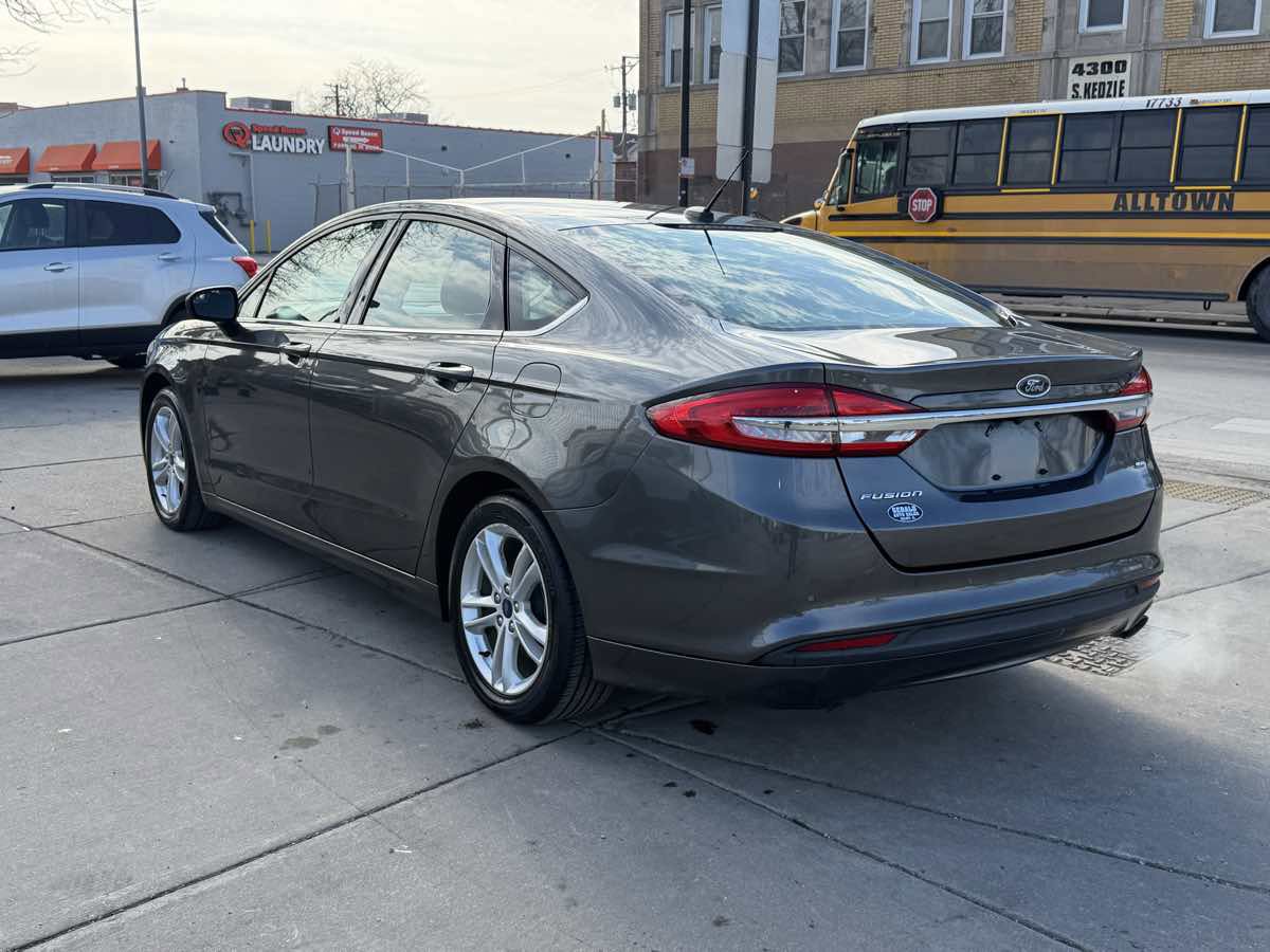 Used 2018 Ford Fusion SE w/ Fusion SE Technology Package image 7