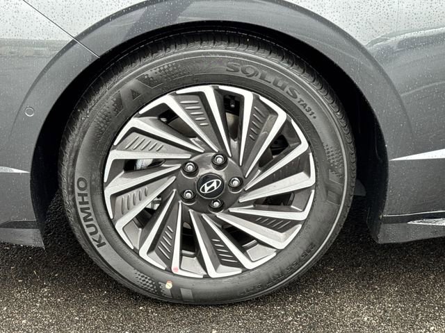New 2026 Hyundai Sonata Limited FWD image 17