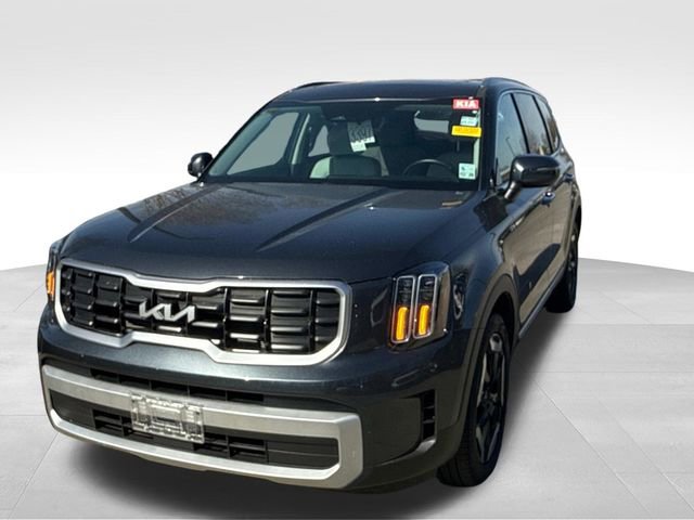 Used 2024 Kia Telluride S w/ S Sunroof Package image 3