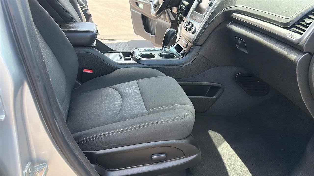 Used 2014 GMC Acadia SLE FWD image 29