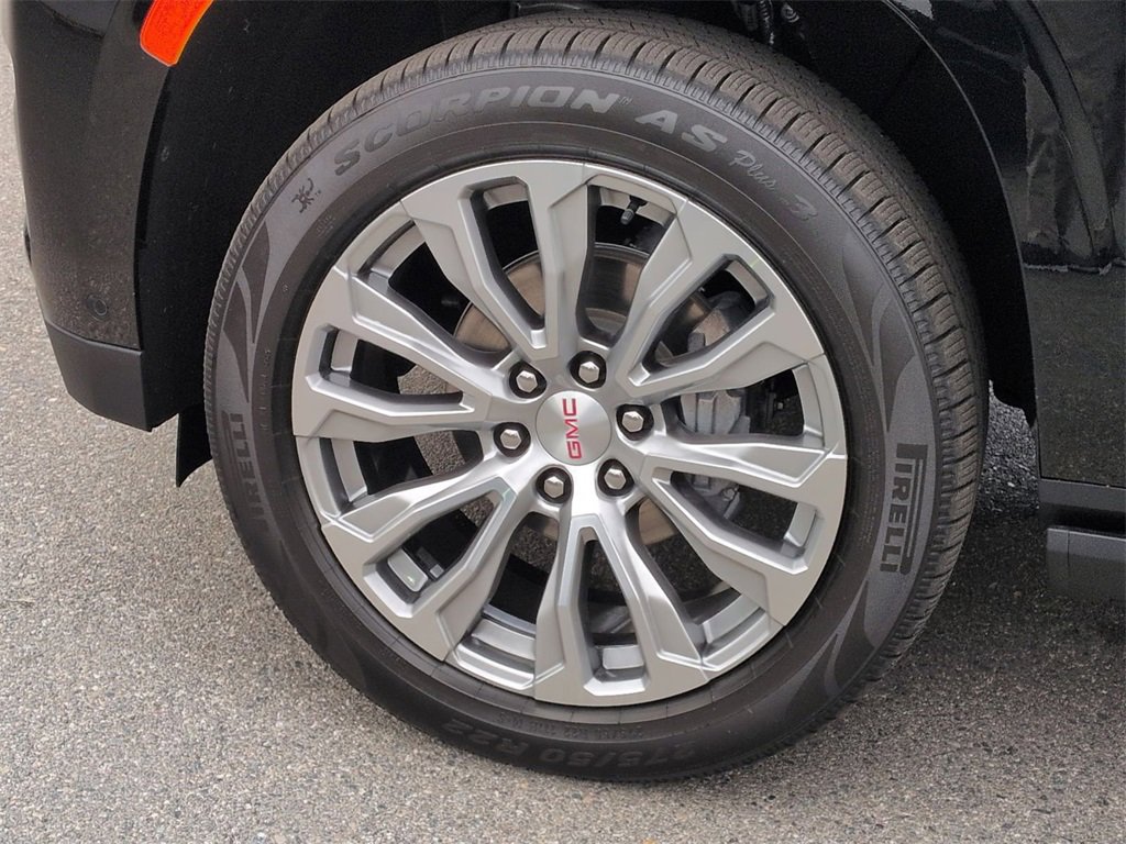 Used 2023 GMC Yukon Denali w/ Denali Reserve Package image 34