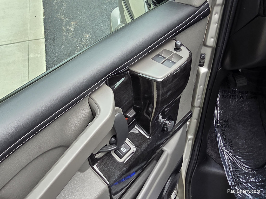 Used 2023 Chevrolet Express 2500 RWD image 40