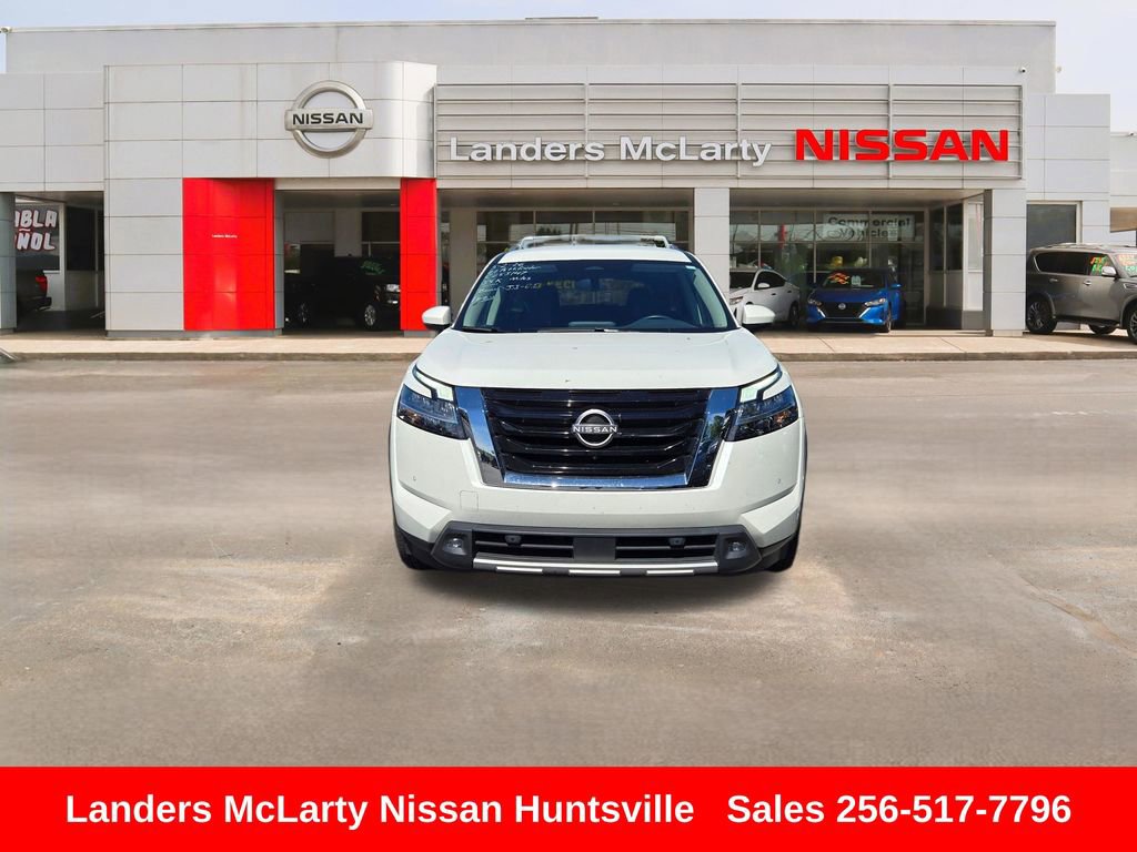 Used 2022 Nissan Pathfinder SL FWD image 11