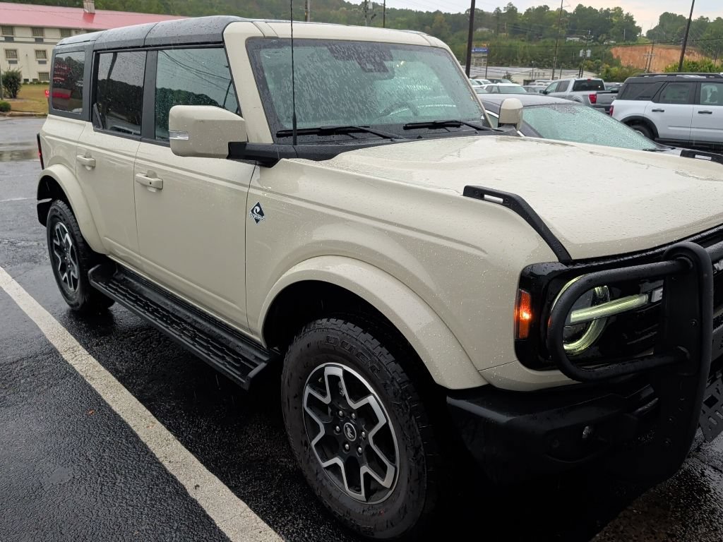 Used 2025 Ford Bronco Outer Banks AWD/4WD image 11