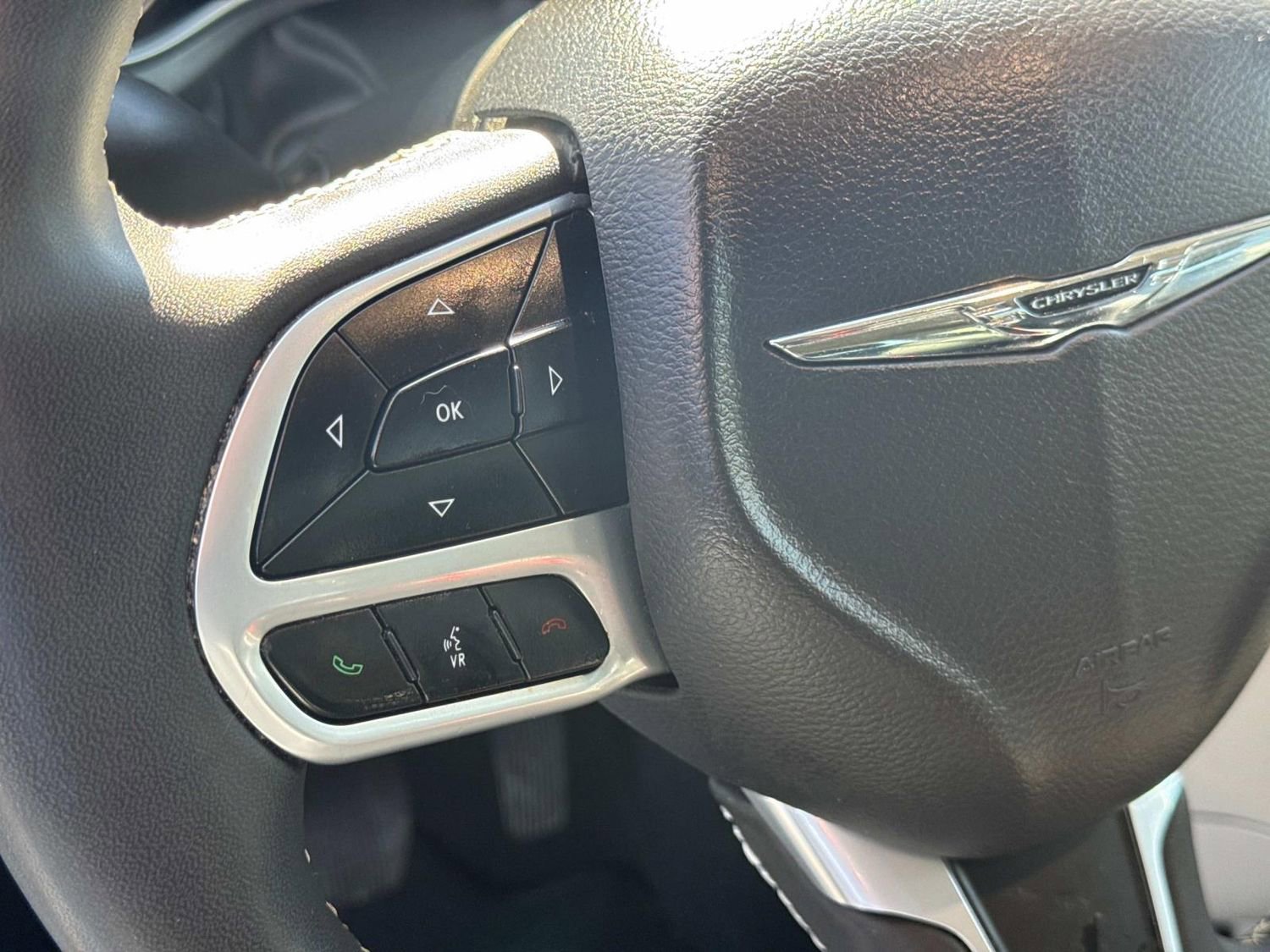 Used 2024 Chrysler Pacifica Touring-L image 33