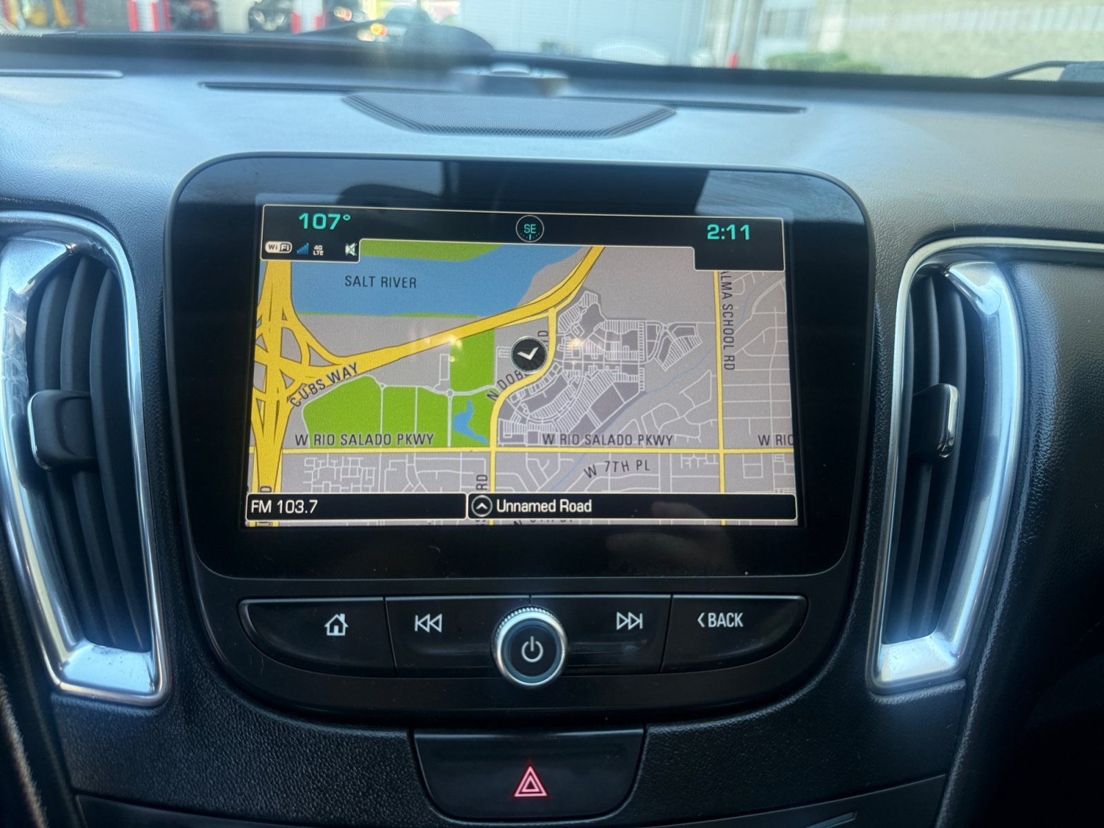 Used 2018 Chevrolet Malibu Hybrid w/ Leather Package FWD image 24