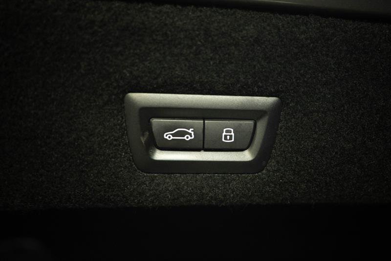 Used 2023 BMW 760i xDrive AWD/4WD image 8