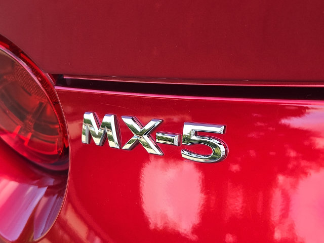 Used 2020 MAZDA MX-5 Miata RF Grand Touring RWD image 31