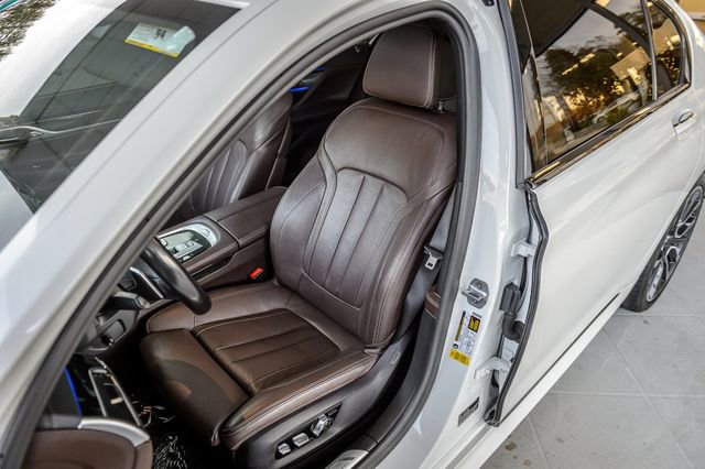 Used 2020 BMW 740i w/ M Sport Package image 35