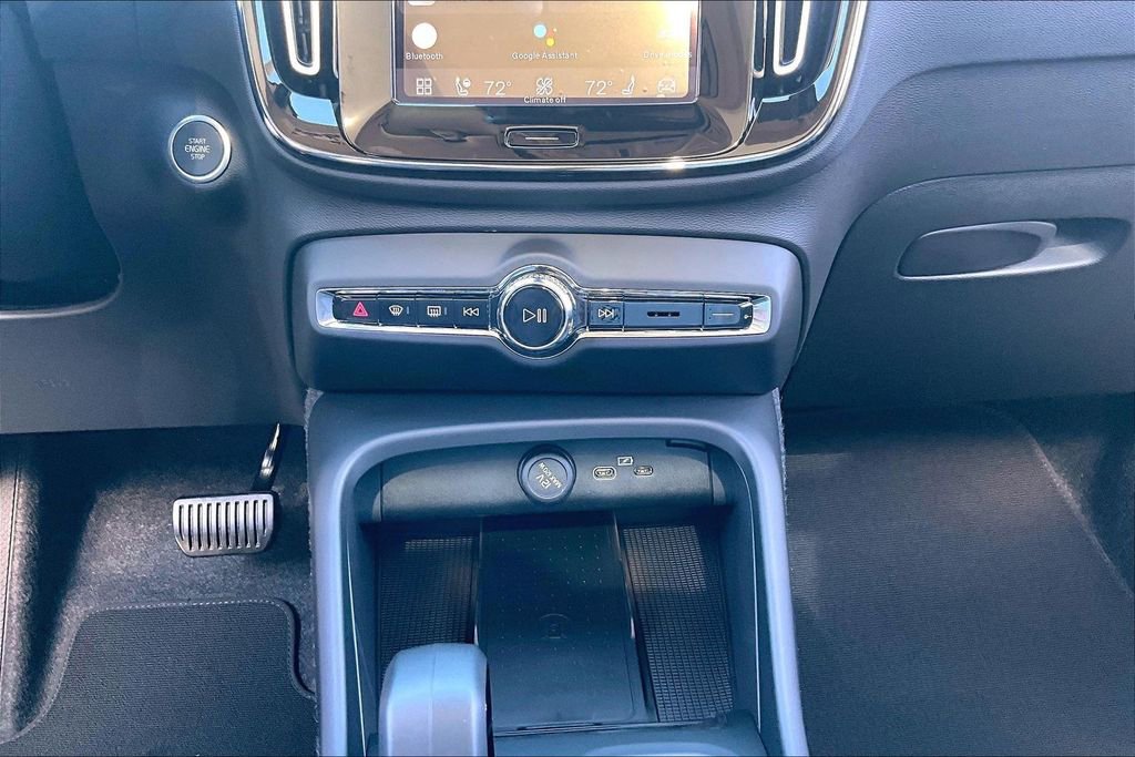 New 2026 Volvo XC40 B4 Core image 33