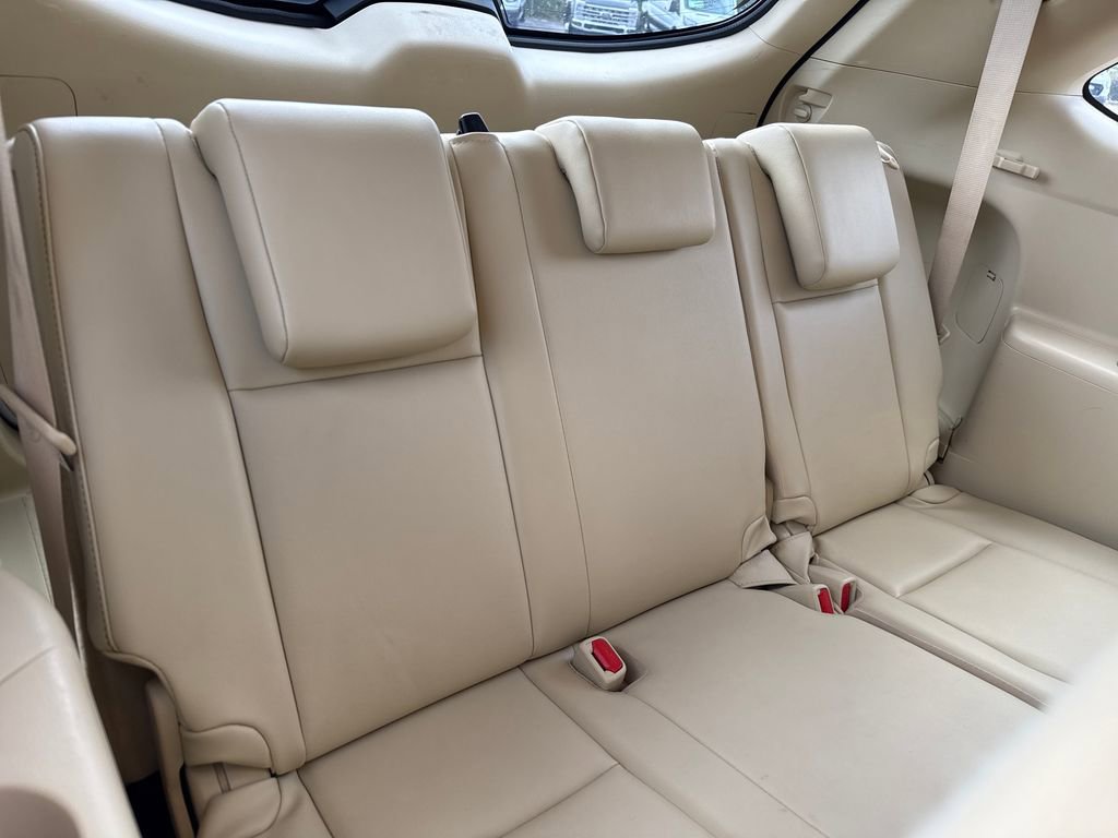 Used 2019 Toyota Highlander XLE image 29