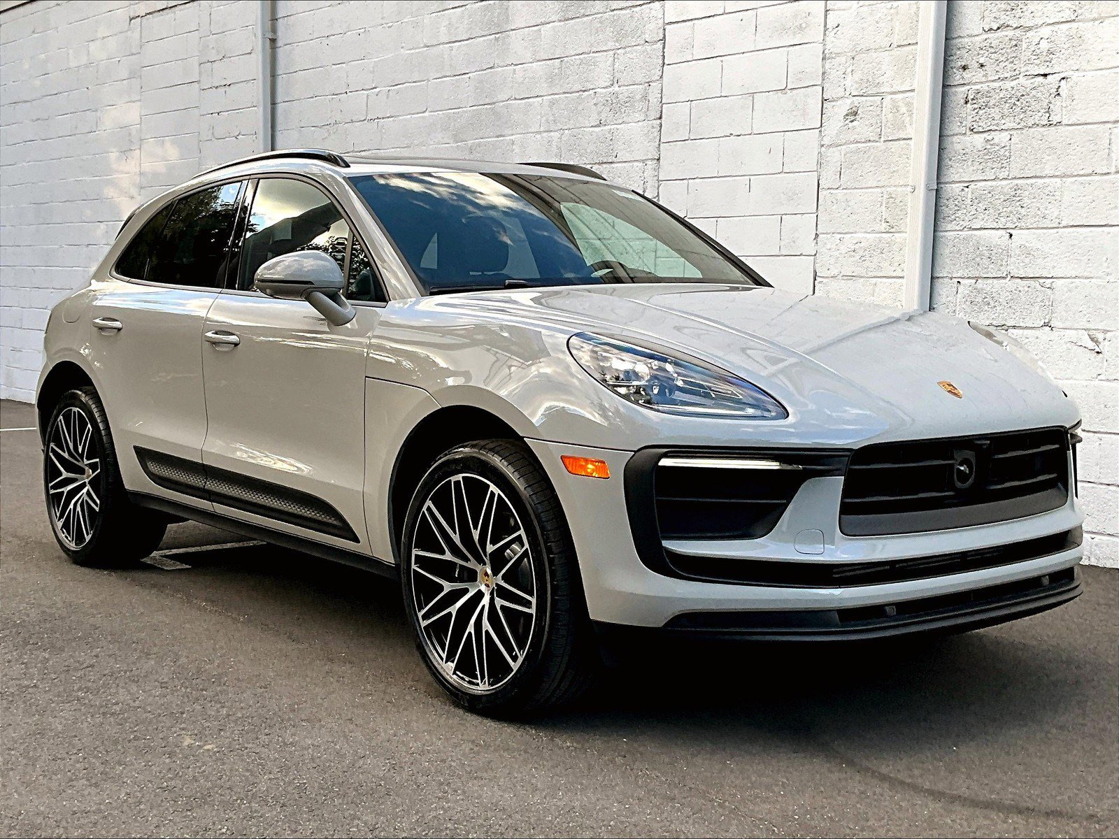 New 2026 Porsche Macan image 7