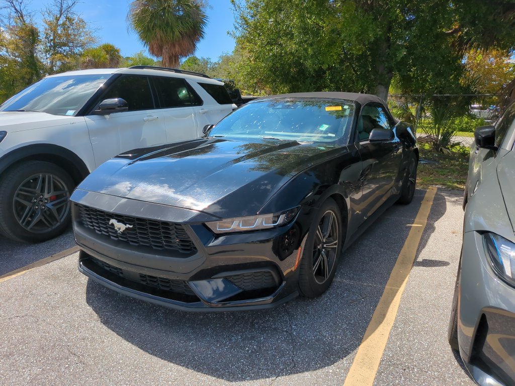 Used 2024 Ford Mustang Premium RWD image 5