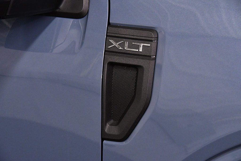 New 2025 Ford Maverick XLT w/ XLT Luxury Package image 10