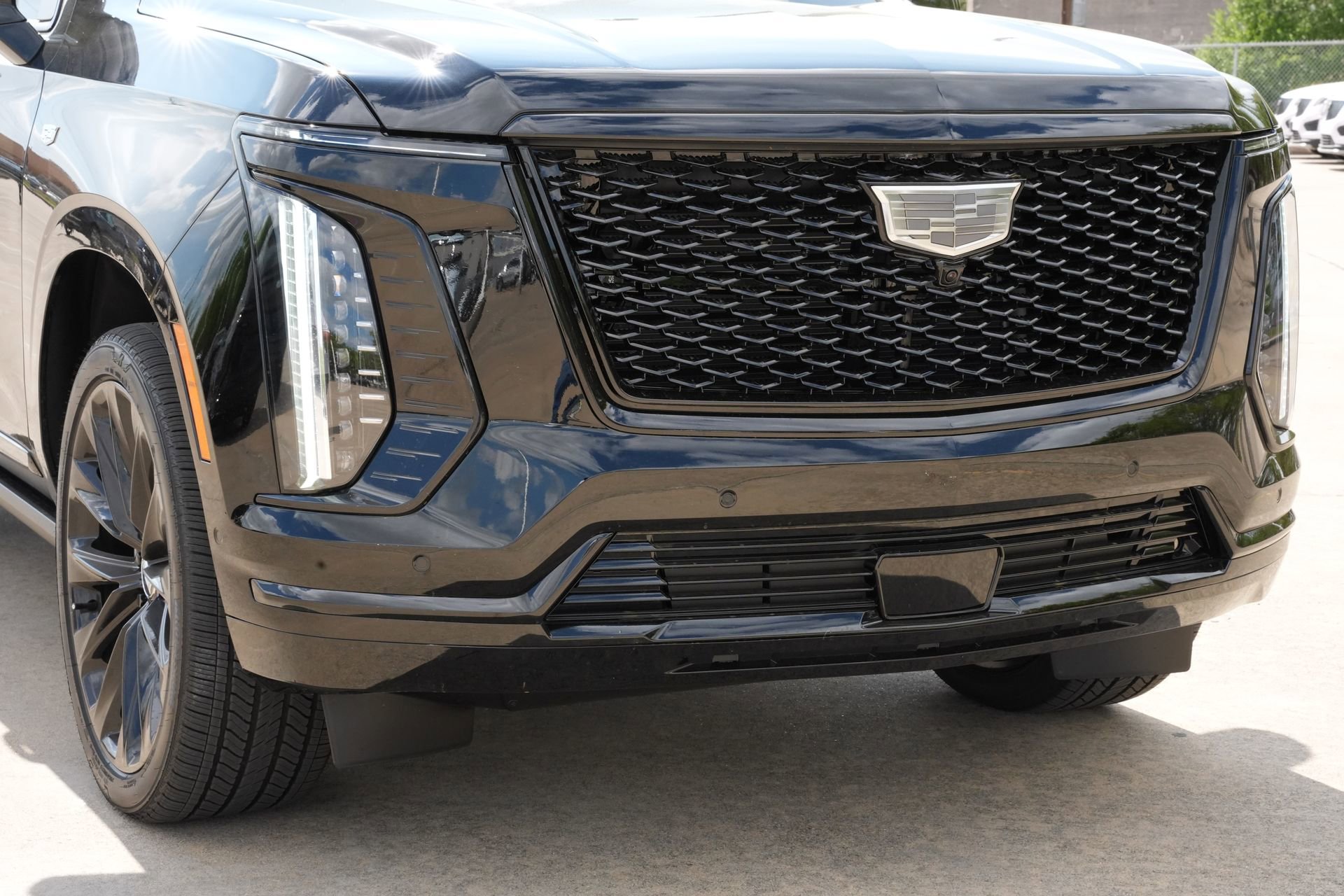 New 2026 Cadillac Escalade Platinum Sport w/ LPO, ONYX Package image 30