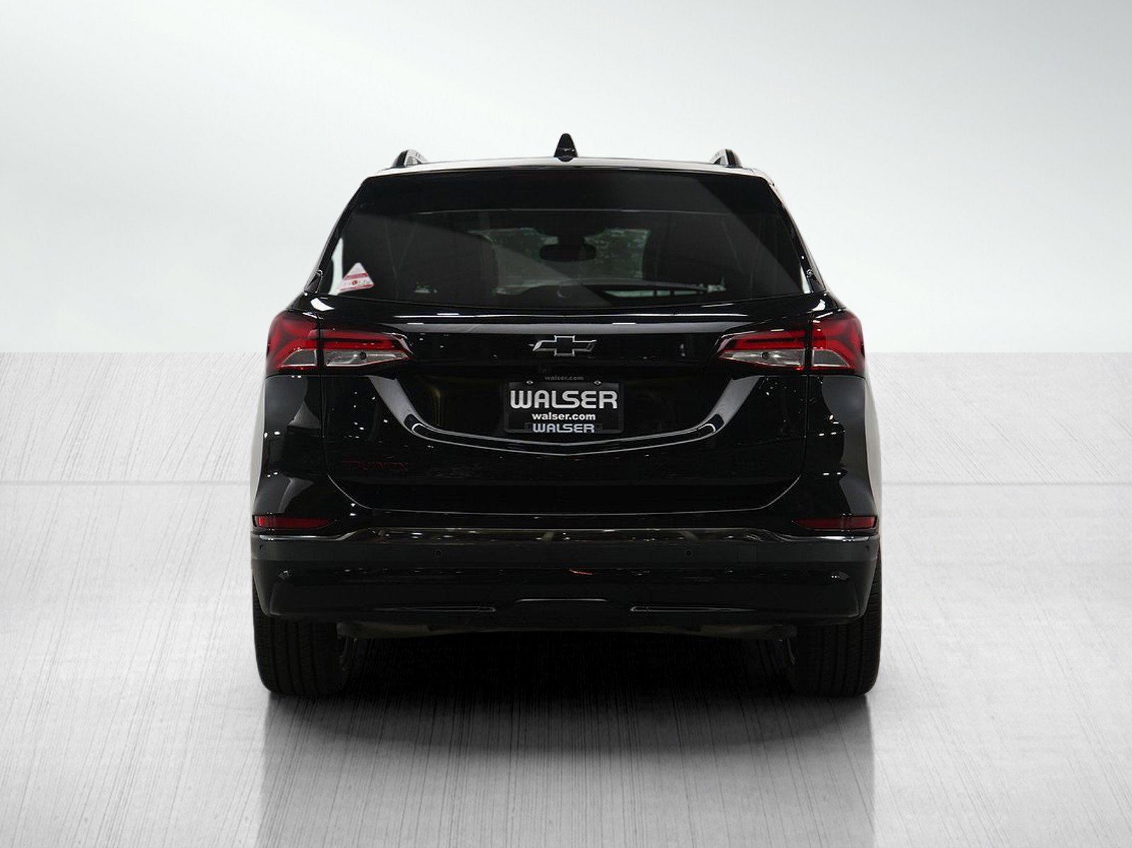 Used 2023 Chevrolet Equinox Premier AWD/4WD image 4