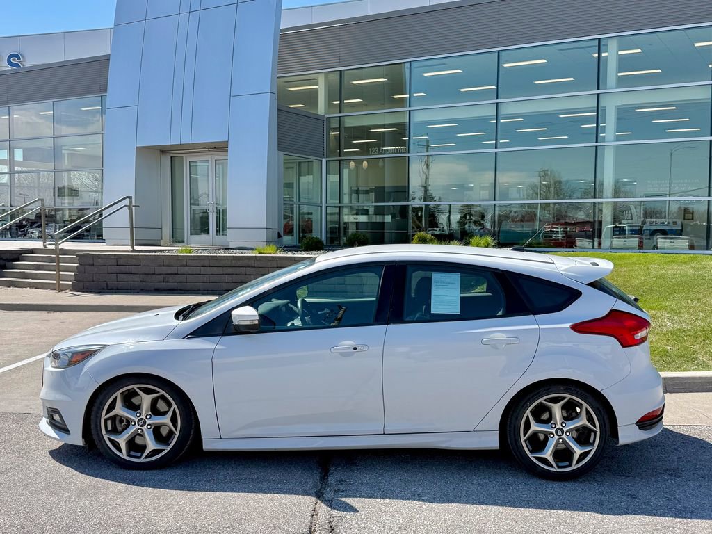 Used 2016 Ford Focus ST image 3