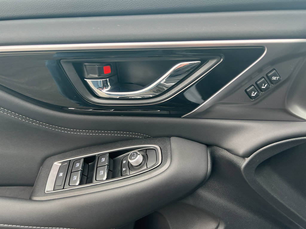 Used 2025 Subaru Outback Limited image 24