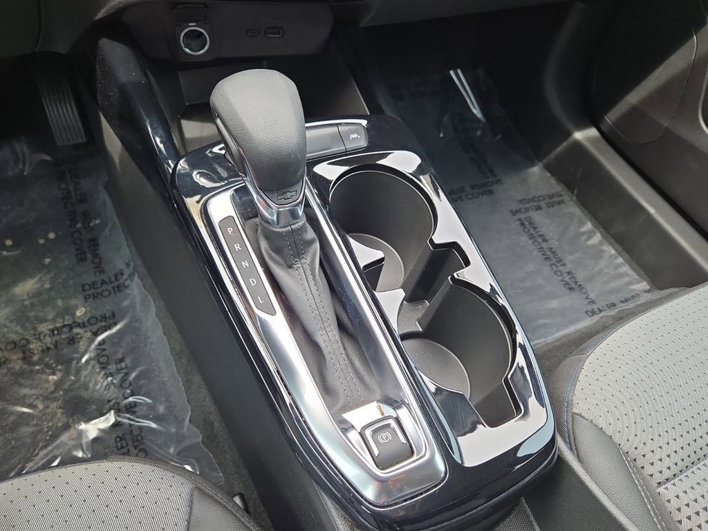 Used 2025 Chevrolet Trax LT FWD image 30