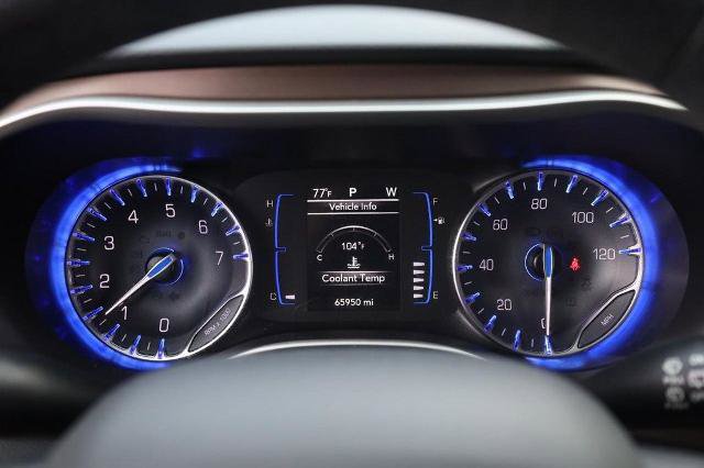 Used 2019 Chrysler Pacifica Touring Plus w/ Tire & Wheel Group FWD image 12