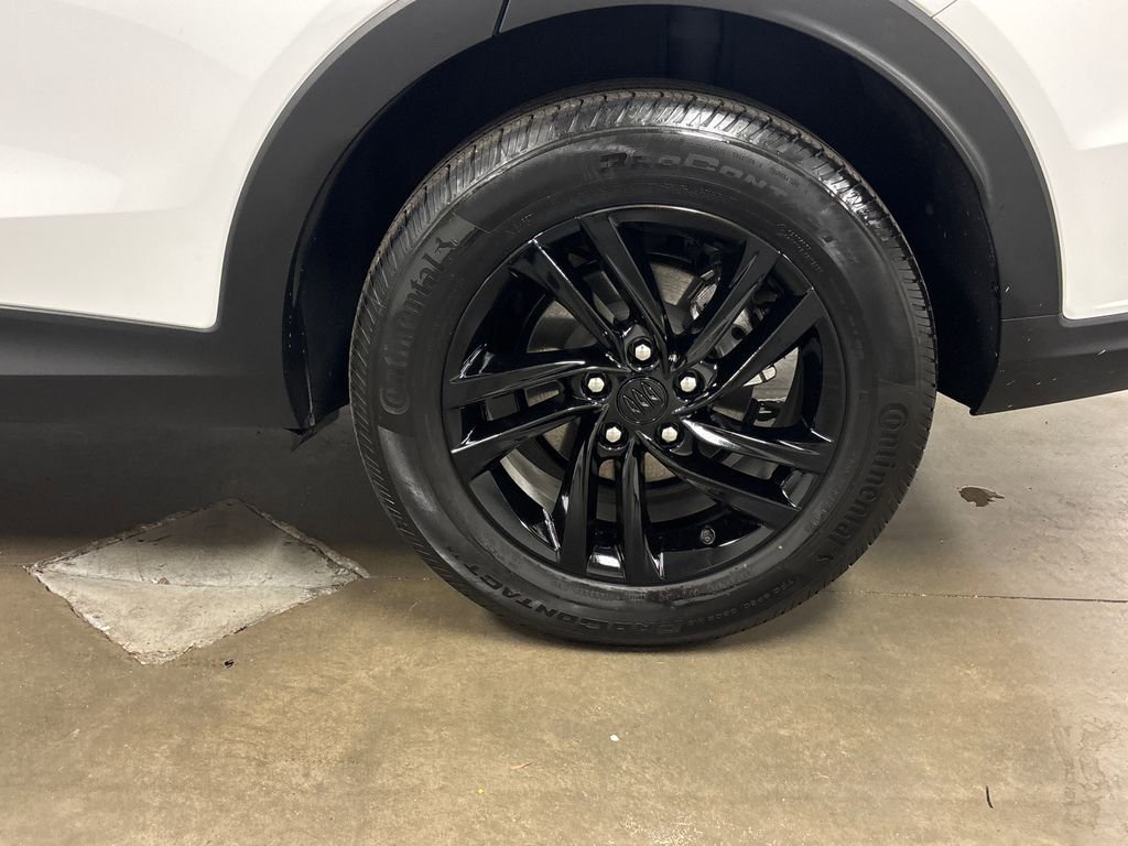 Used 2025 Buick Envista Preferred image 12