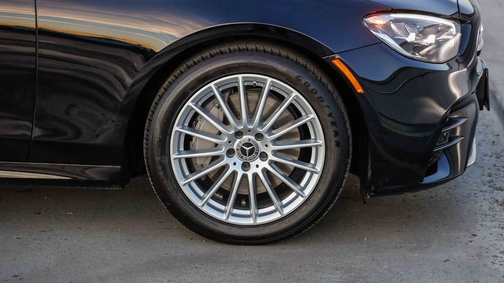 Used 2023 Mercedes-Benz E 350 Sedan image 11