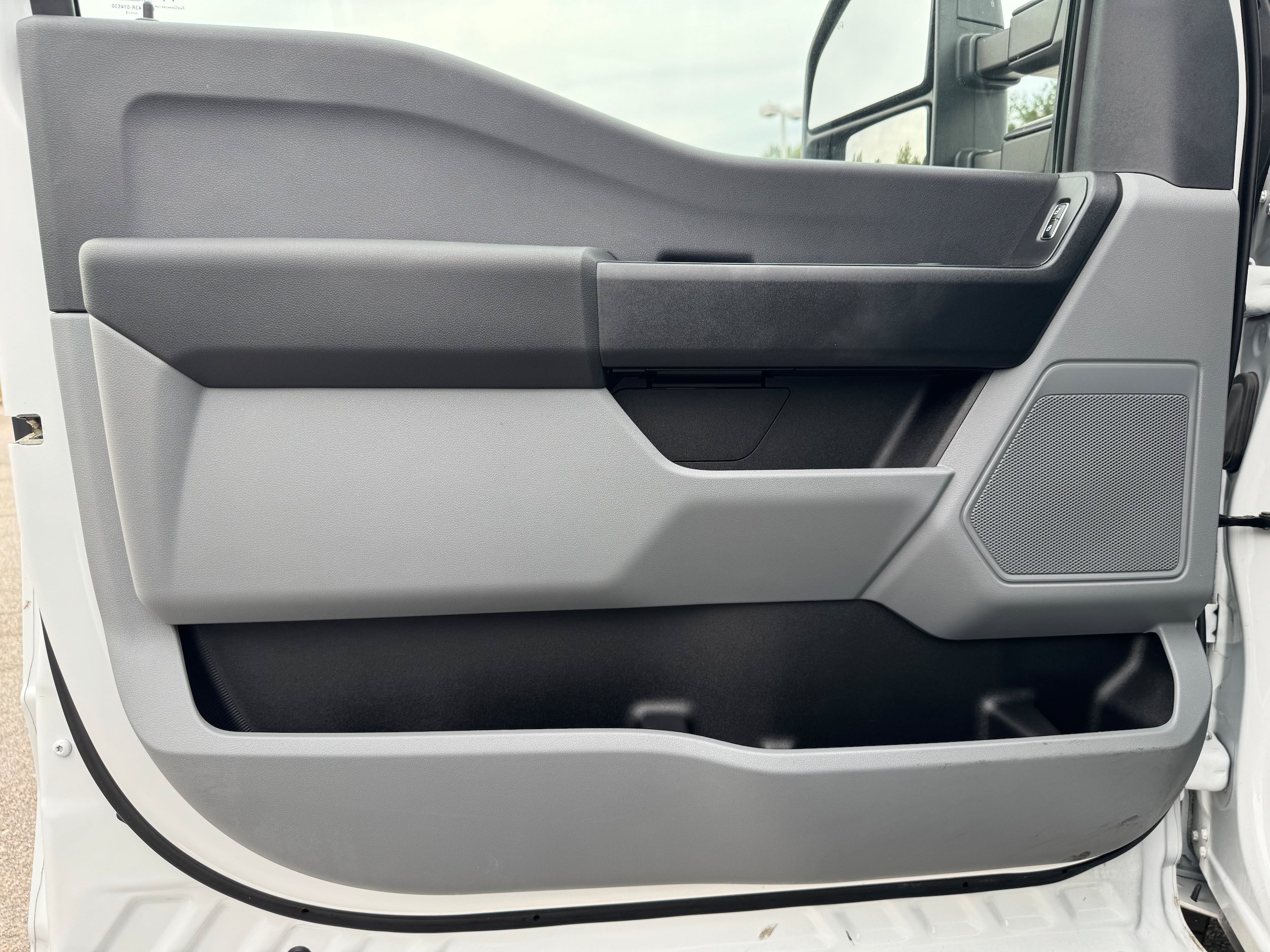 Used 2025 Ford F350 XL AWD/4WD image 7