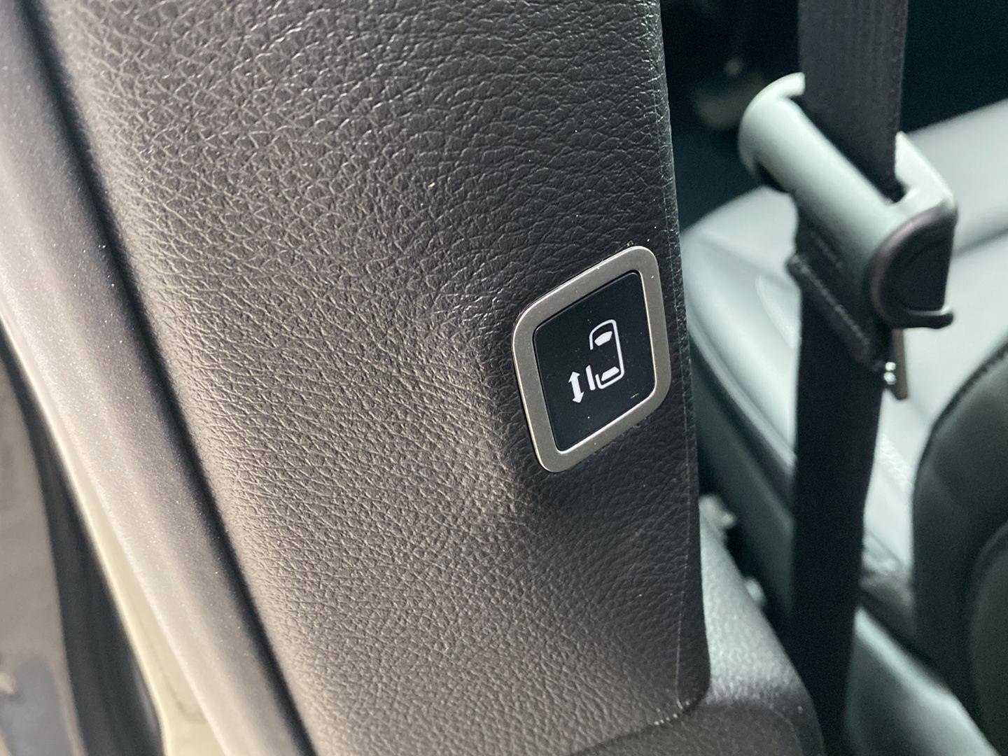 New 2026 Chrysler Pacifica Select image 16