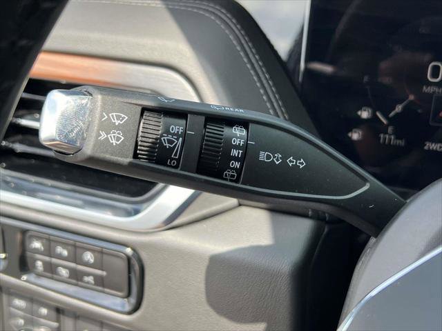 Used 2025 GMC Yukon XL Denali w/ Sun & Power Step Package image 24