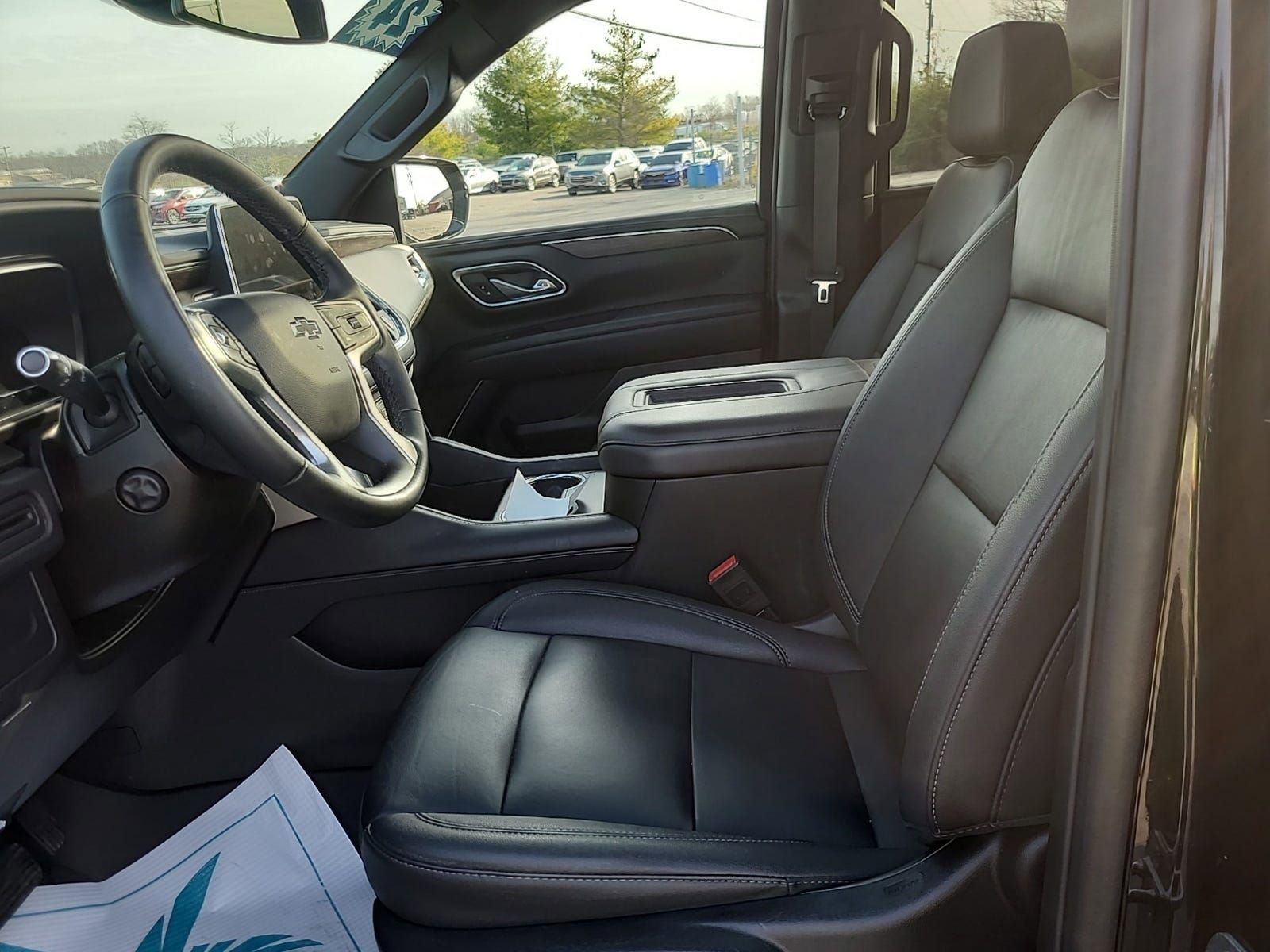 Used 2024 Chevrolet Suburban Z71 w/ Luxury Package image 11