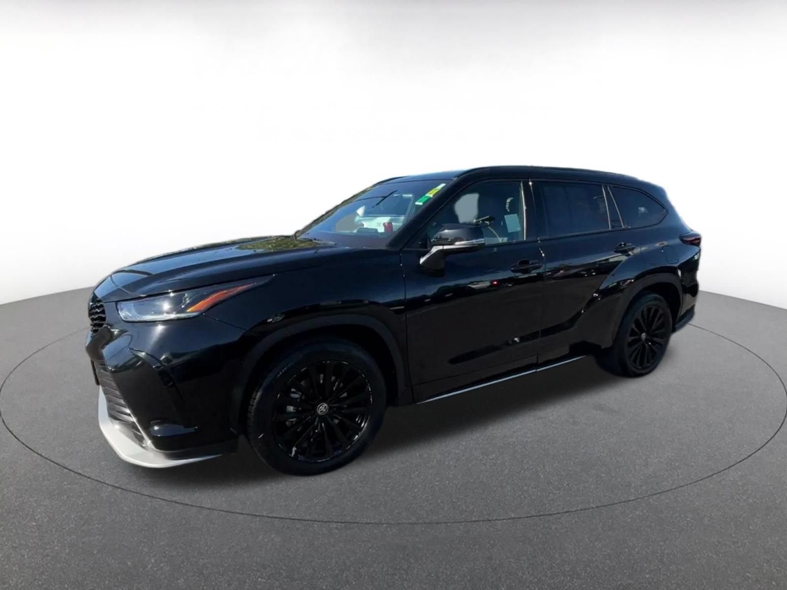 Used 2025 Toyota Highlander XSE AWD/4WD image 6