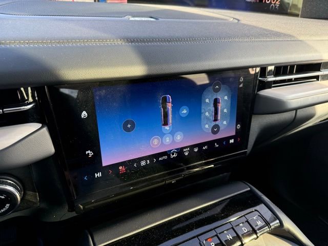 Certified 2025 Lincoln Navigator L Reserve image 19