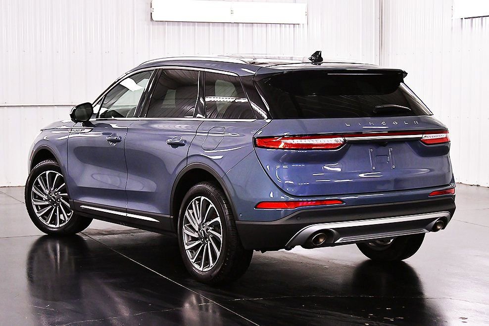 Used 2023 Lincoln Corsair Reserve w/ Equipment Group 202A image 5