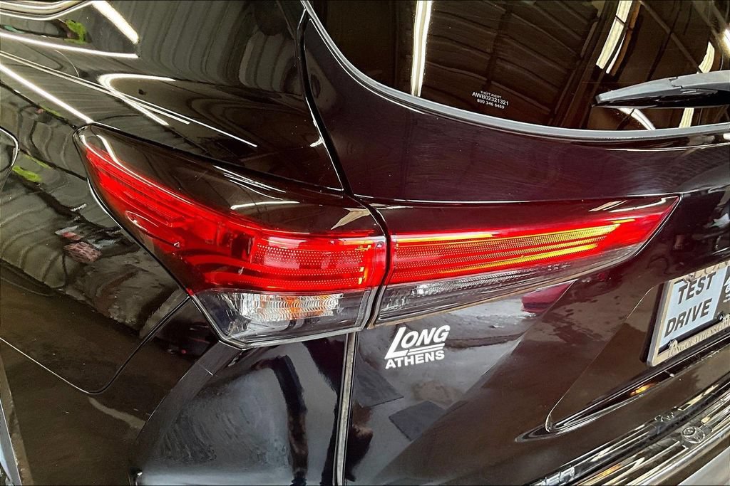 Used 2022 Toyota Highlander Platinum AWD/4WD image 24